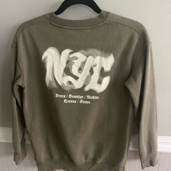 H&M Boys Green NYC Sweatshirt Size 8-10 years Old Sage Green White NYC Logo - Picture 7 of 8